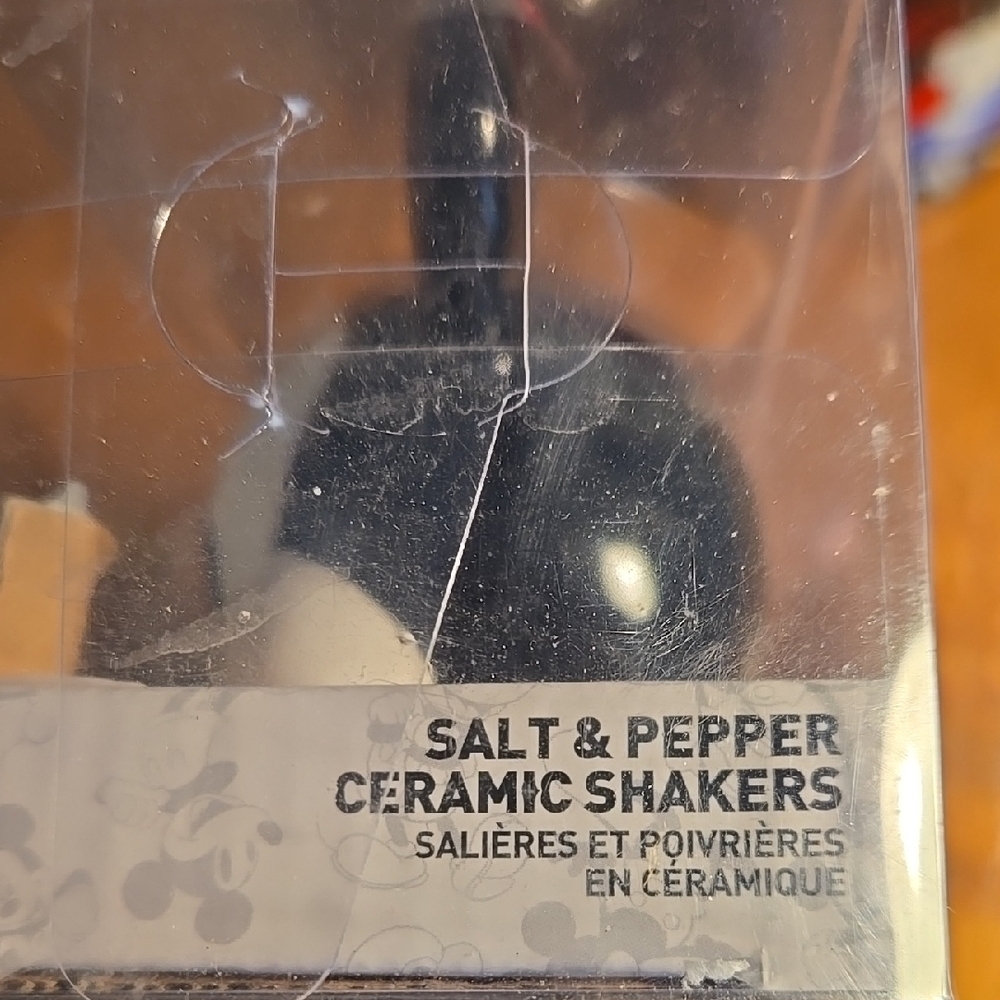 Disney Mug and Mickey Salt &‎ Pepper Shakers - Picture 9 of 10